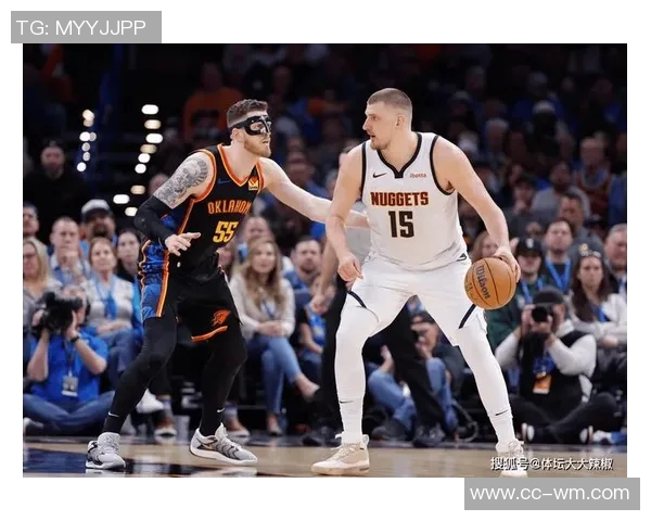 约基奇半场因膝伤退赛明日将接受检查全场14投9中贡献21分5篮板8助攻