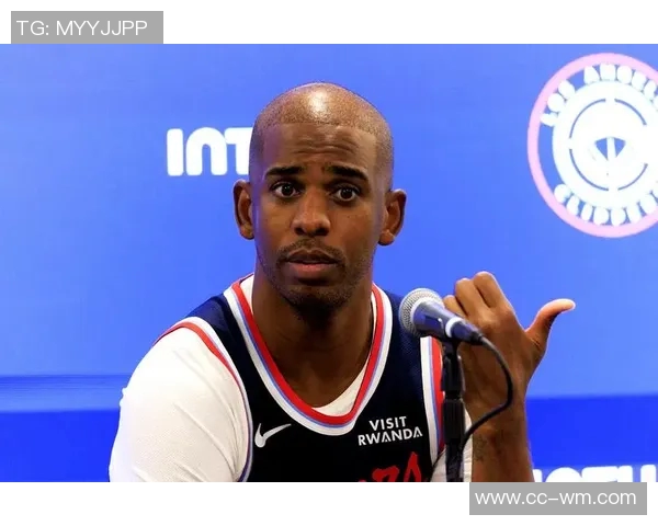 保罗早晨跑步保持自律精神焕发与媒体人见面状态良好 保罗早晨跑步保持自律精神焕发与媒体人见面状态良好