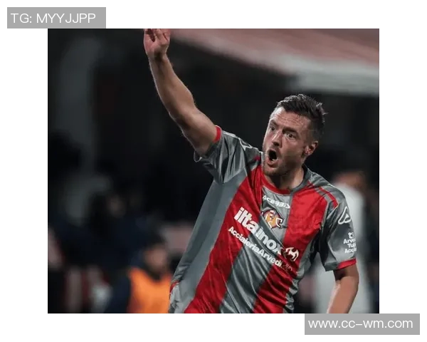 足球专家称瓦尔迪在克雷莫内塞表现出色预计能踢到41岁